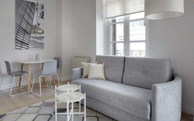 Marina Apartment by Sanserent