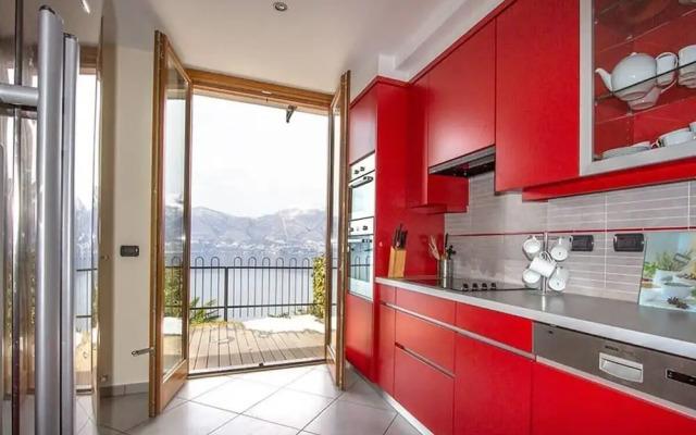 3 Bedroom Italian Lakes Apartment
