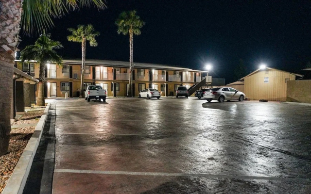 Holiday Lodge Motel Antioch