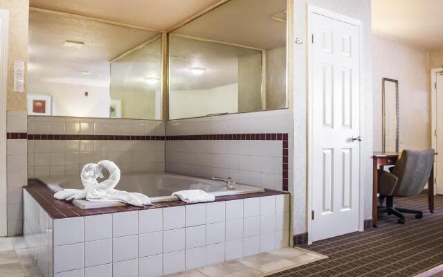 Quality Inn and Suites 1000 Islands Gananoque