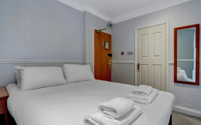 Liverpool Aigburth Sefton Park Hotel By Belvilla