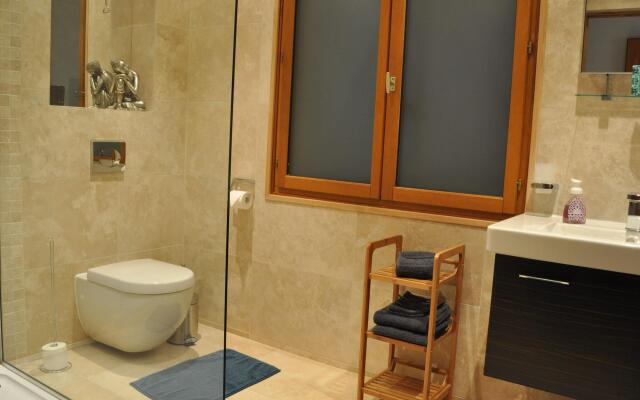 Luxury villa with pool and unique location in Malviès