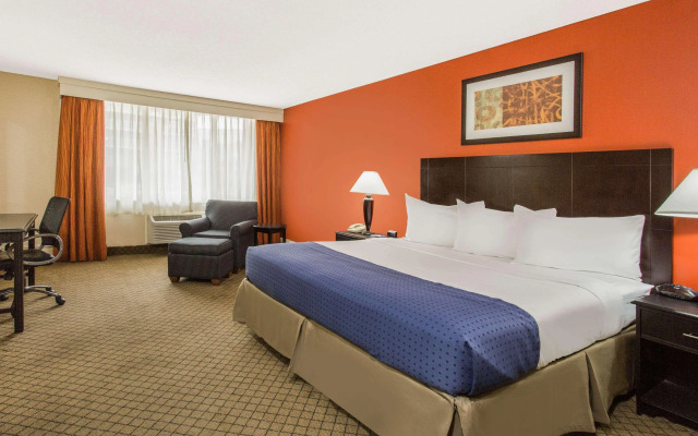 Baymont by Wyndham Fayetteville Fort Bragg Area