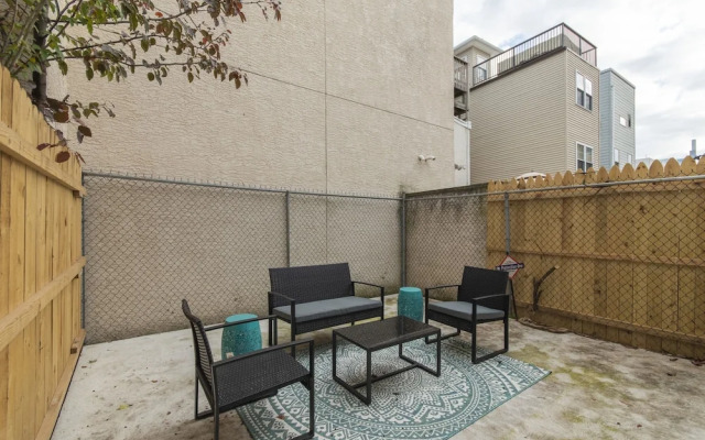 Modern & Comfy - 5* - Location Game Room