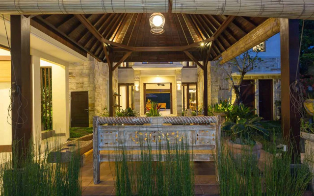 Tini Villa
