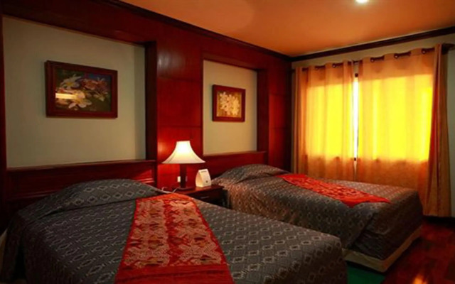 Vansana Riverside Hotel