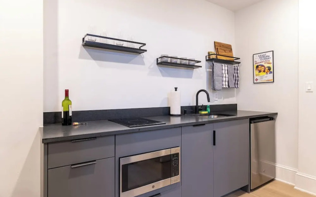 Thena Hotel - Oversized 1 Bedroom
