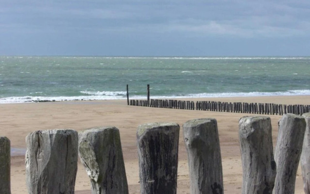 Wifi and Golden Beaches; Home