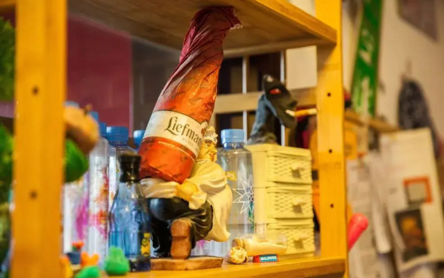 Urban job papas capsule hostel