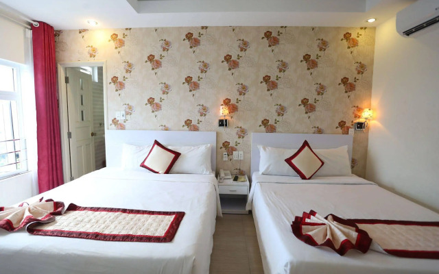 Lee Park Hotel