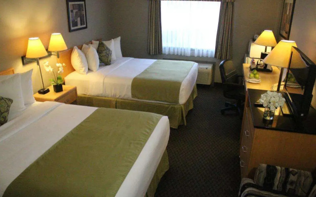 Travelodge by Wyndham Fort McMurray