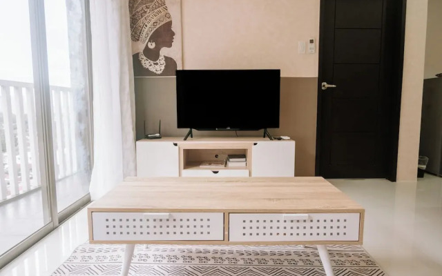 Room-spacious Barkada Gathering