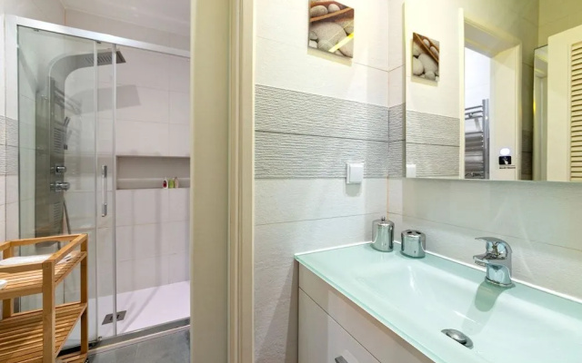 JOIVY Superb Studios In Cascais Centre