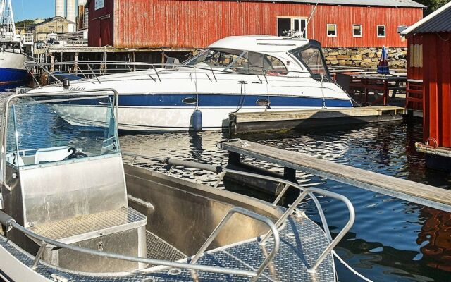 9 Person Holiday Home in Lysøysundet