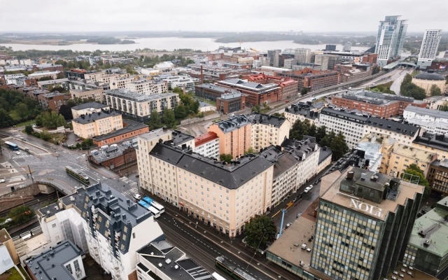 Modern Top-Floor Apt. in Helsinki