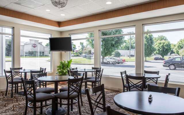 Quality Inn & Suites Danbury near University