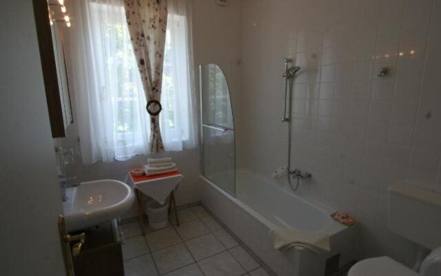 Hotel Mayerling Adults only