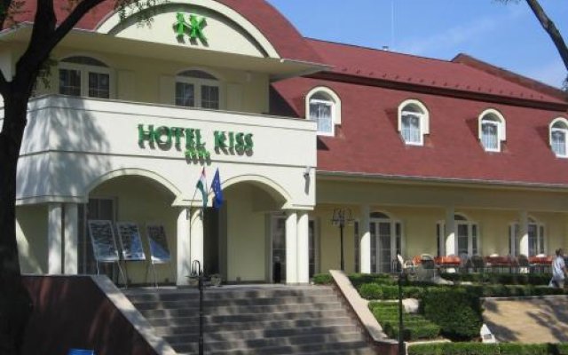 Hotel Kiss