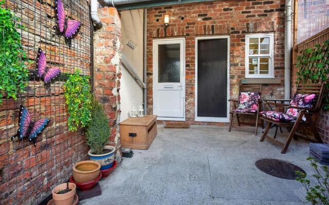 Courtyard Apartment