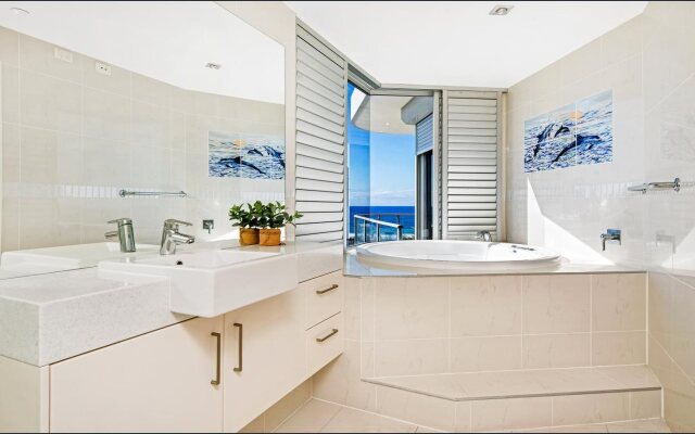 Silver Sea On Sixth Resort