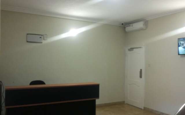 Daks Hotel Kirinya