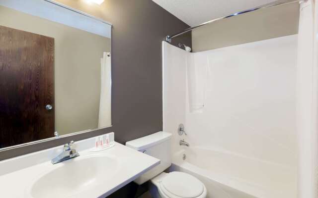 Super 8 by Wyndham Carroll