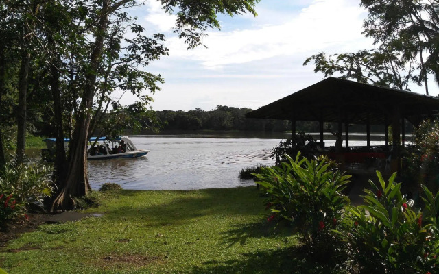Lirio Lodge