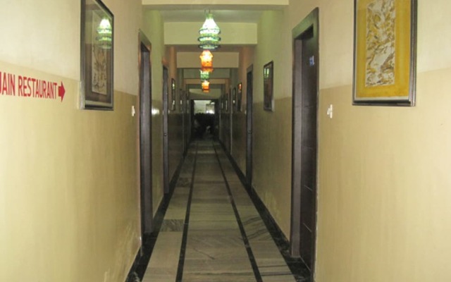 Hotel Arya Palace