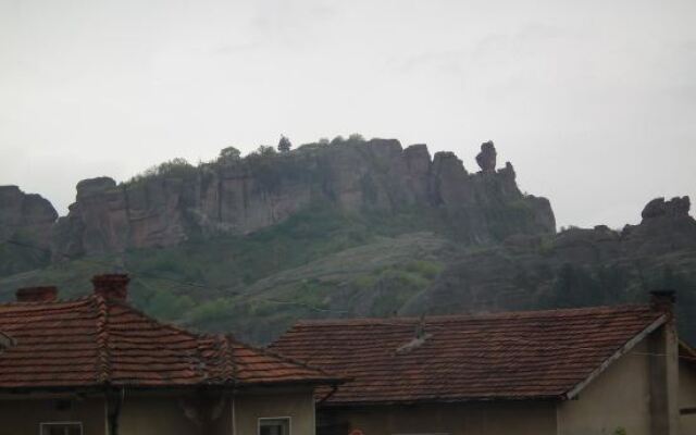 Guest House Bedrock