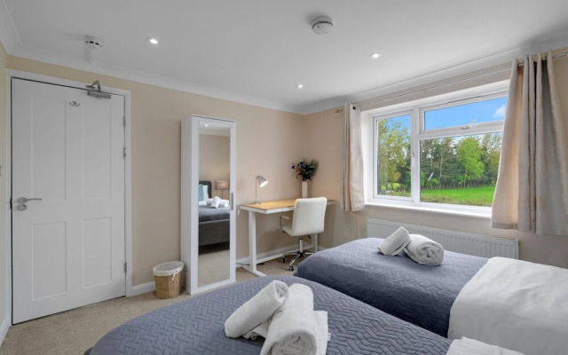 Stylish 4 Bedroom Home in Brightside Ave