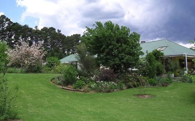 Twin Pools Lodge B and B
