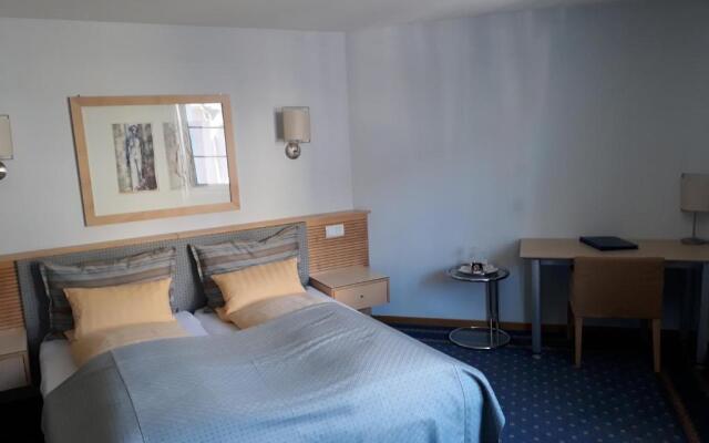 City Hotel