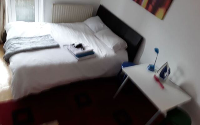 Uncle Errols Bed  Breakfast