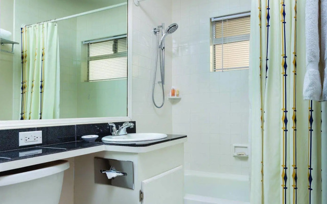 Suites At Fishermans Wharf
