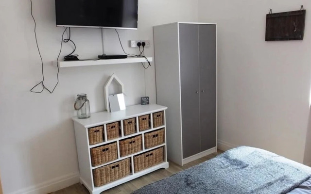 Royal Victoria Court 11