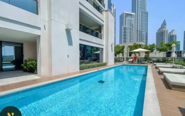 30th Floor Near Burj Khailfa Dubai Mal