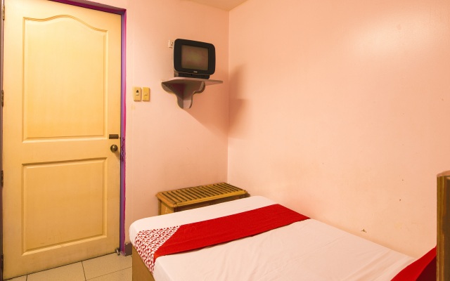 OYO 790 Mango Inn
