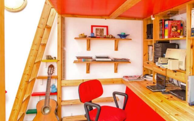 Studio with enclosed garden and wifi at Roma