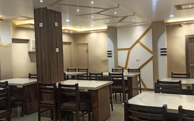 Goroomgo Diamond Plaza Rajgir
