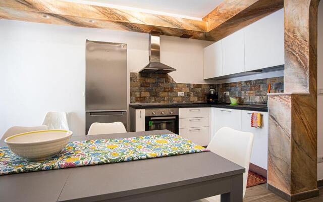 Mola’S Square House