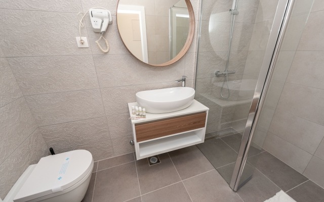 Apartments & Rooms Pool Villas Maris B