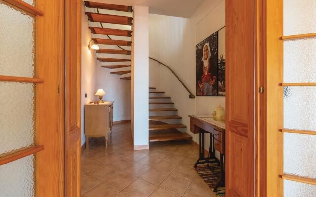 Stunning Home in Preko With 3 Bedrooms and Wifi