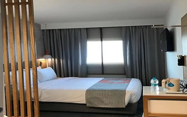 Holiday Inn Express Greater Noida Knowledge Park