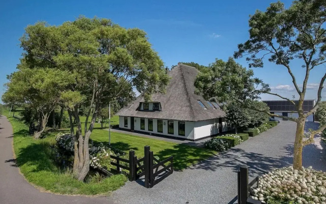 Spacious Group Getaway in Heiloo