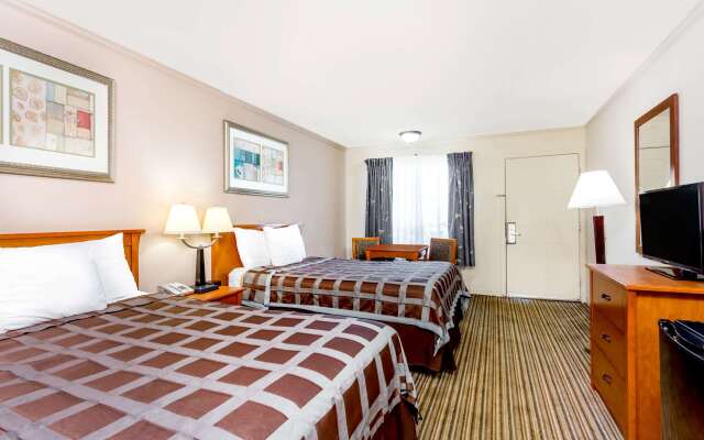 Days Inn by Wyndham Manning