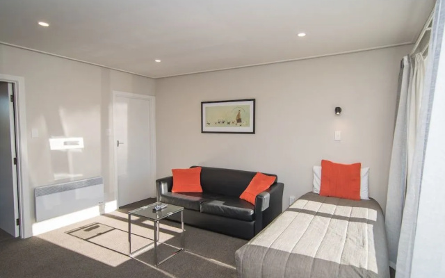 Cedar Lodge Motel – Guest Rooms – Timaru