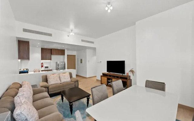 La Mer La Cote Bldg 2bdrms and Pool