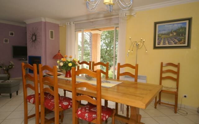 Spacious Holiday Home in Lorgues With Private Pool