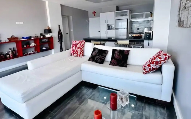 Seafrontapartment-sleeps4-pool-parking-garden