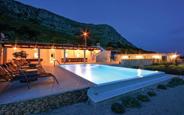 Awesome Home in Podstrana With Wifi and 8 Bedrooms